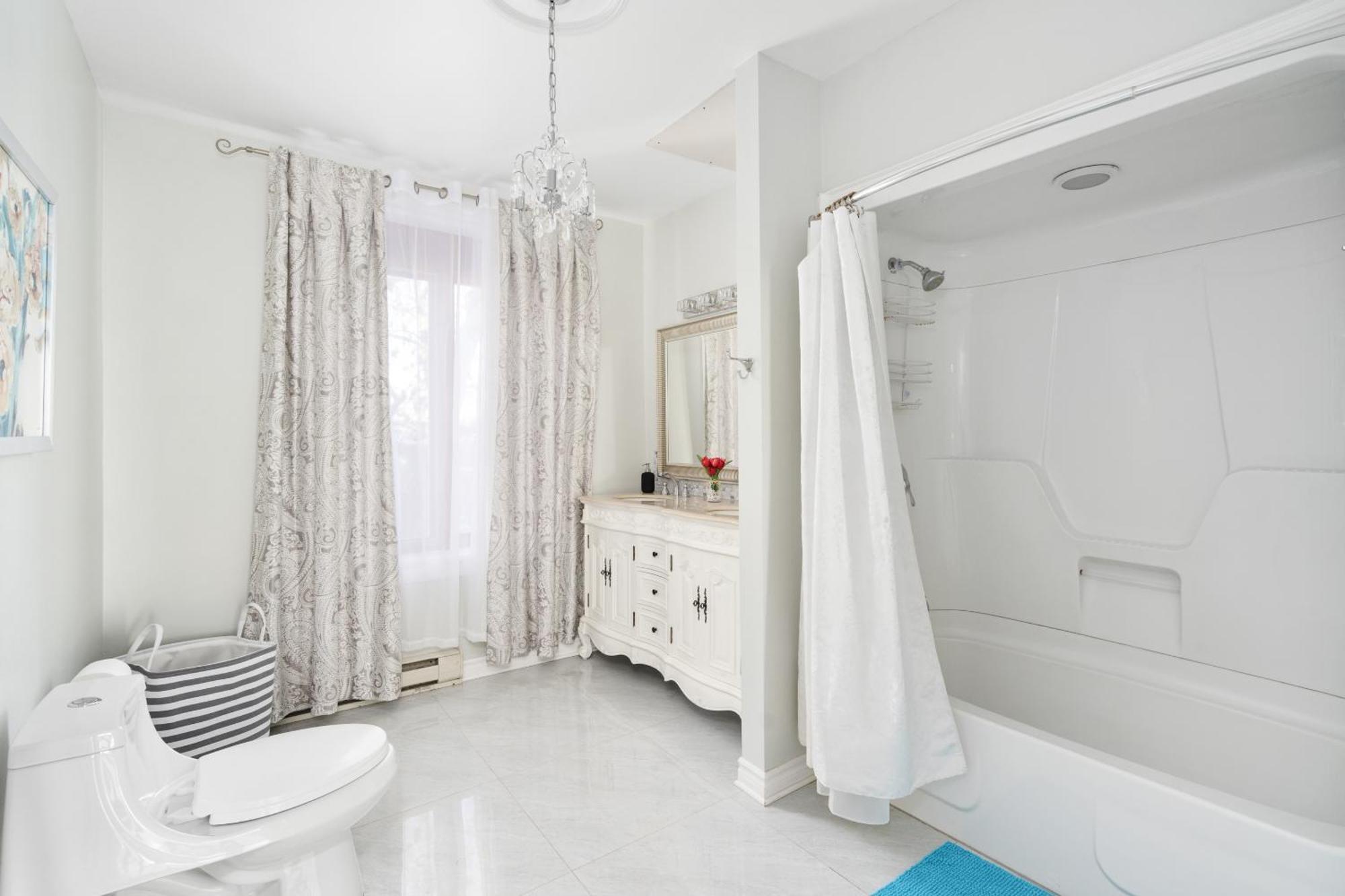 Centennial 6-Bedroom Waterfront Palace Sleeps 14 몬트리올 외부 사진