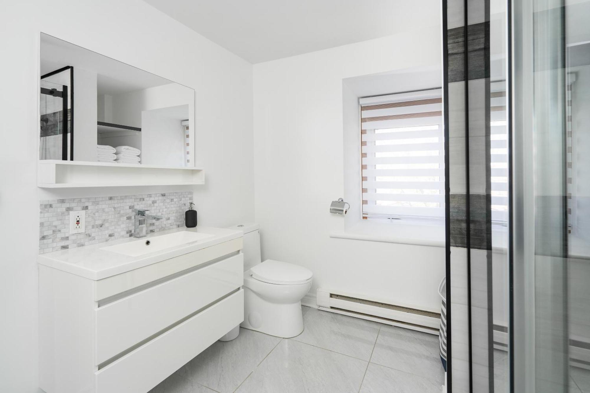 Centennial 6-Bedroom Waterfront Palace Sleeps 14 몬트리올 외부 사진