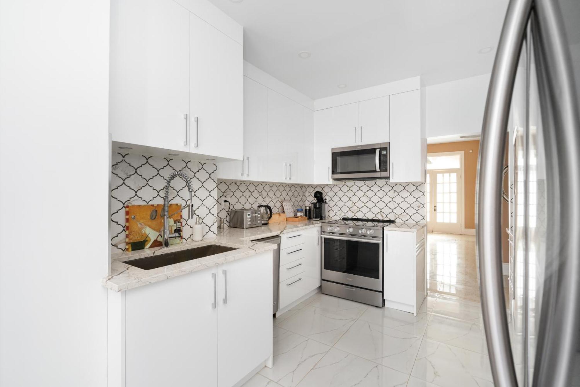 Centennial 6-Bedroom Waterfront Palace Sleeps 14 몬트리올 외부 사진