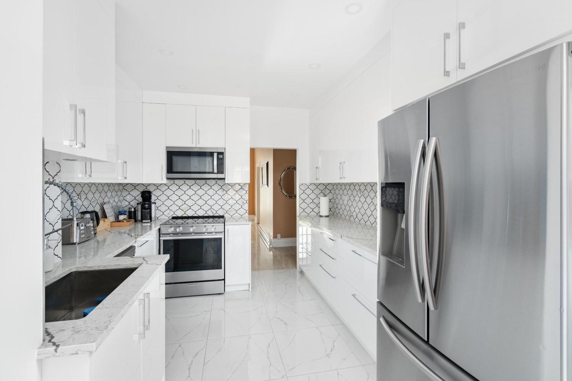Centennial 6-Bedroom Waterfront Palace Sleeps 14 몬트리올 외부 사진