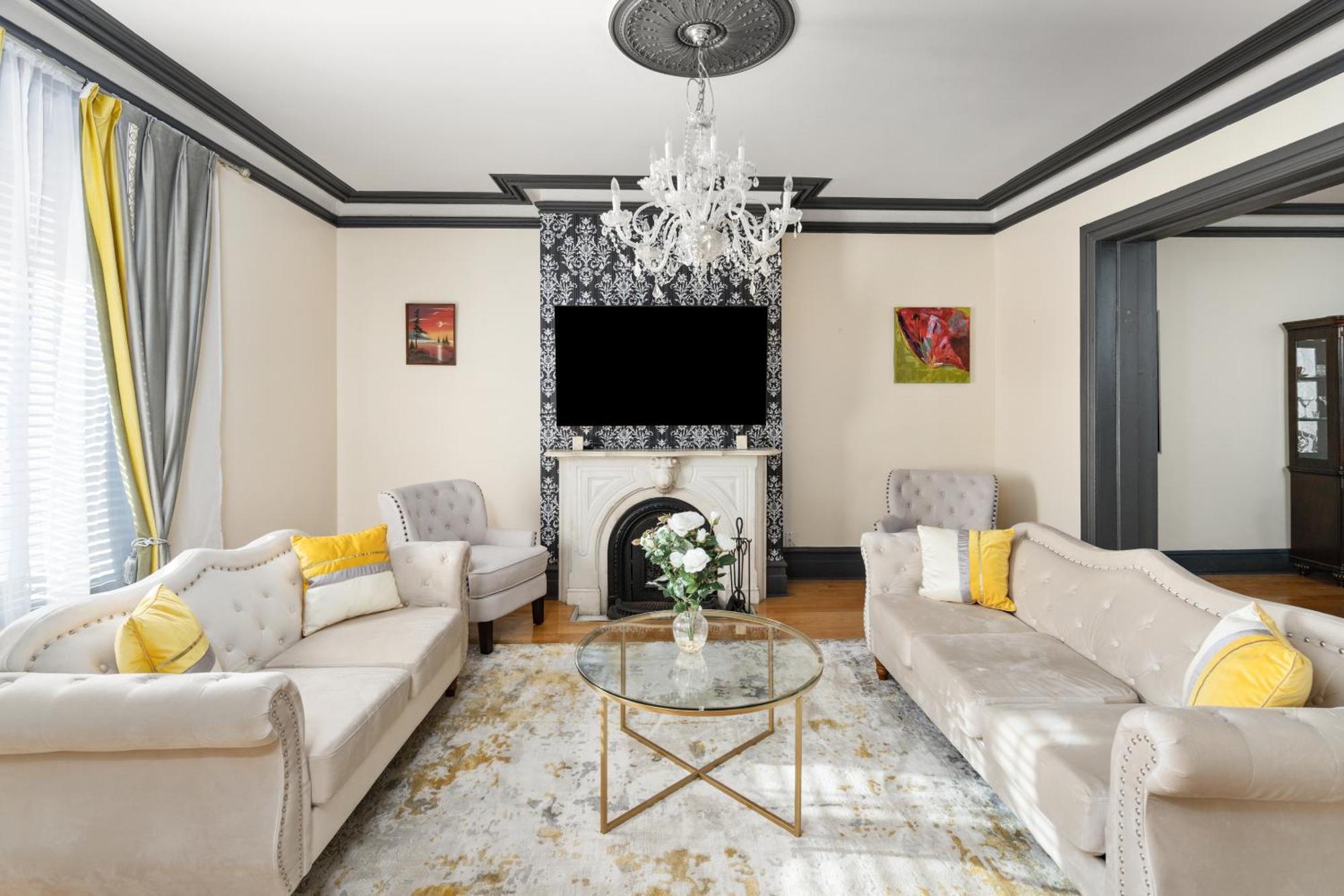 Centennial 6-Bedroom Waterfront Palace Sleeps 14 몬트리올 외부 사진